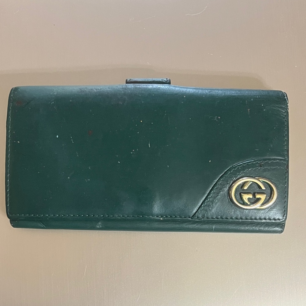 Gucci Forest Green Wallet with Gold Emblem